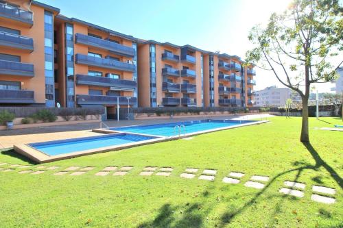 Apartamento con piscina a pasos del mar