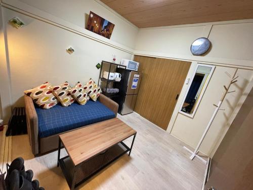 NEW OPEN Available for 10 people 1 line to airport