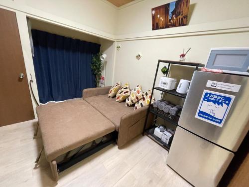 NEW OPEN Available for 10 people 1 line to airport