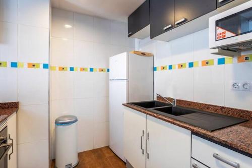 Super Flat 3 rooms 1 toilet Center wifi AC