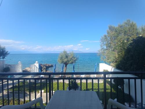 LiyiáにあるVilla Constantina Apartmentsのギャラリーの写真