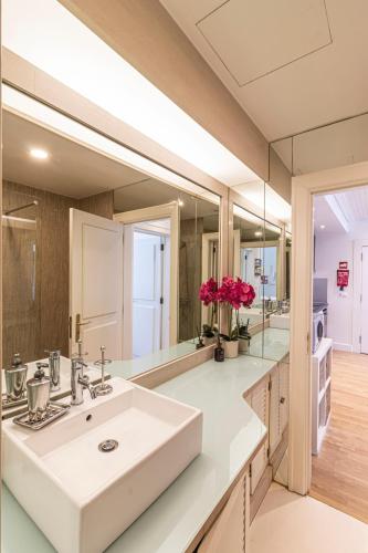 Refuge in Chiado, Elegance and Comfort in Lisbon