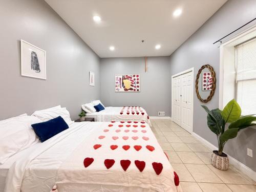 Gallery image of Huge apartment near NYC, Parking in North Bergen