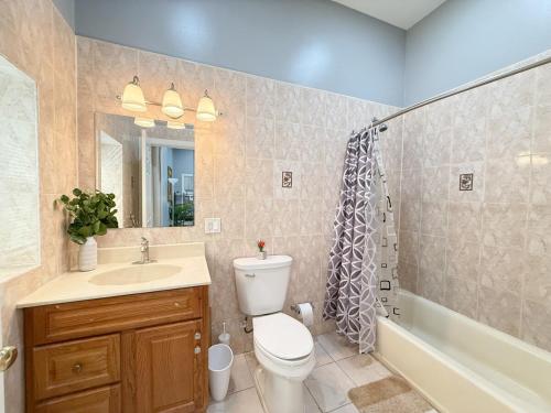 Gallery image of Huge apartment near NYC, Parking in North Bergen