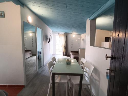 Una cocina o zona de cocina en Residence Rimini Mare