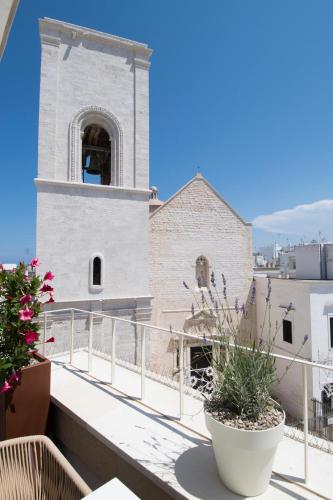 a view from the balcony of a building at Sei Stelle Mama in Polignano a Mare