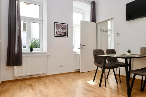 Terrace Friends Apartment