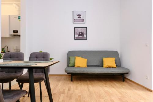 Terrace Friends Apartment