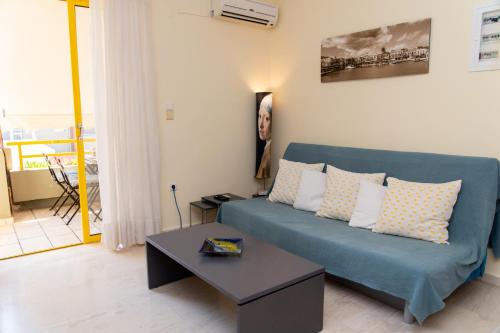 Χώρος καθιστικού στο Eftihia Apartments by the sea
