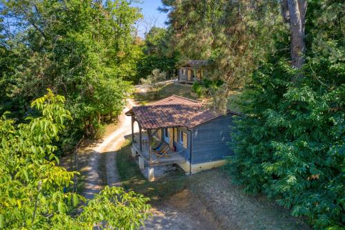 Taman di luar gite&spa privatif -le bois de la pause-