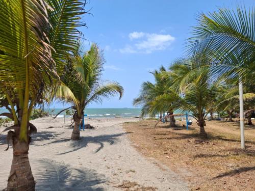 Gallery image of Caminito del Sol Cabaña cerca al mar en Palmarito in Carretal