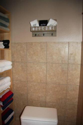 Ένα μπάνιο στο Lakeside Living Suite! Mt Rainier, Nwtrek, Jblm