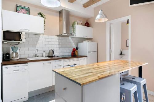 Sunny Retro Flat Balcony in Poble Sec