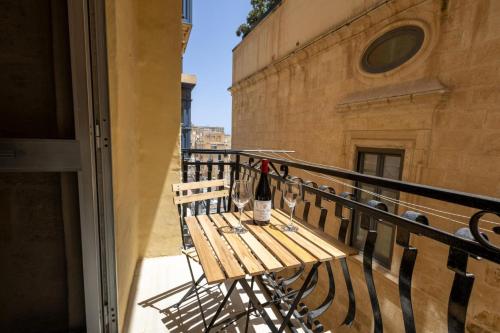 Foto Valletta 1BR Townhouse Escape 1