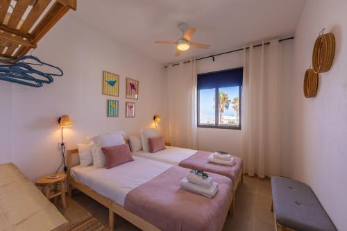 Beach, Pool & Balcony - SimplyTarifa