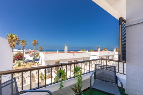 Beach, Pool & Balcony - SimplyTarifa