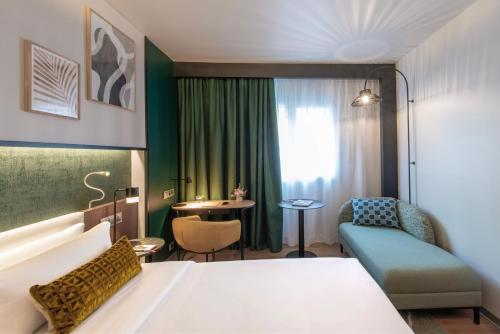Crowne Plaza Madrid - Centre Retiro by IHG photo 28