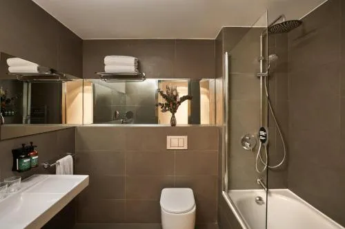 Crowne Plaza Madrid - Centre Retiro by IHG photo 5