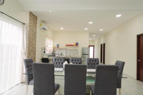 ภาพในคลังภาพของ Bamboo La Perla del Puerto Pool & Beach ในLa Vigueta