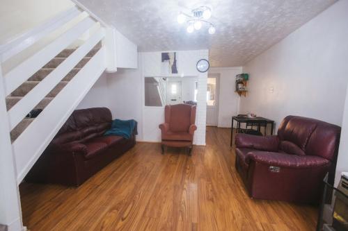 Ruang duduk di 2BR House Near Excel, O2, City Airport, 3 DLR Lines