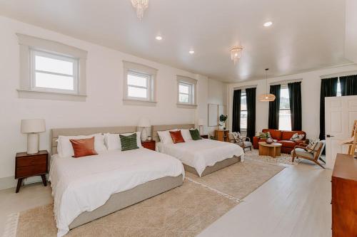 Ένα ή περισσότερα κρεβάτια σε δωμάτιο στο East Main Lofts