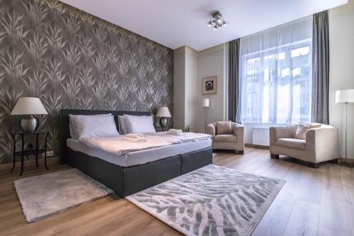 Charles Cityview Apartment - Bright, Central, Cozy