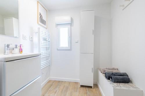 Η κουζίνα ή μικρή κουζίνα στο Studio cosy proche de Bordeaux