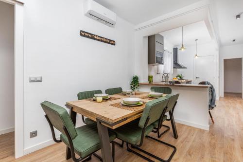 Poble Sec 3BR 2BA Balcony Sleeps 7