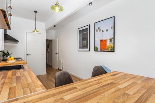 Poble Sec 3BR 2BA Balcony Sleeps 7