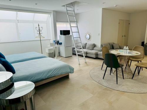 Khu vực ghế ngồi tại Airport Terrace House - Vacation STAY 19532