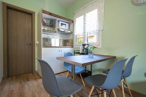 Olympia's Apartments by Traser
