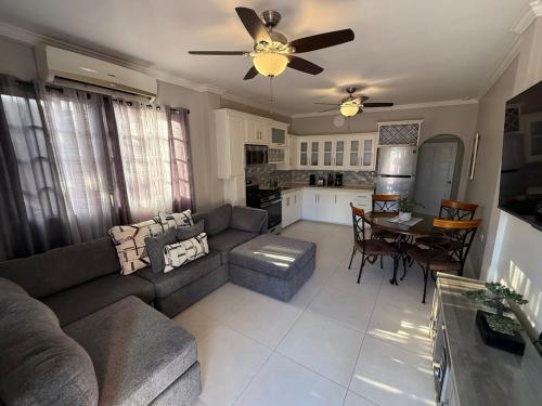 Veroniques House Two Bedroom Woodbrook Apartment- Prime location