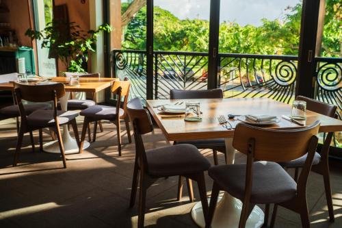 Lotus Honolulu at Diamond Headにあるレストランまたは飲食店