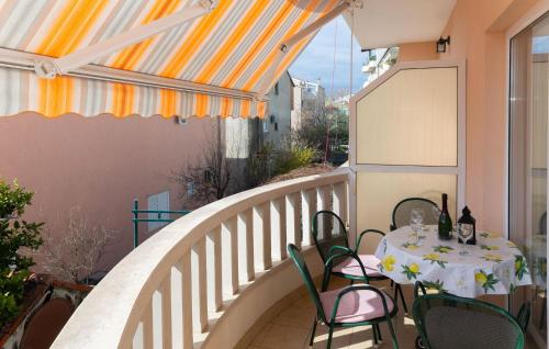 Beautiful Apartment In Makarska With Wifi