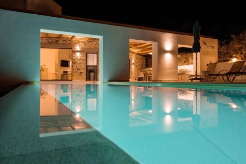 Mikri Sorriso - Beach Villa - pool & Jacuzzi