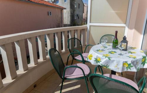 Beautiful Apartment In Makarska With Wifi