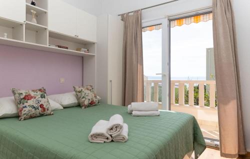 Cozy Apartment In Makarska With House Sea View