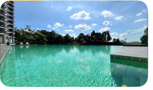 タイピンにあるDandelion 2BR Apt Near lake gardenのターコイズブルーの大型スイミングプール