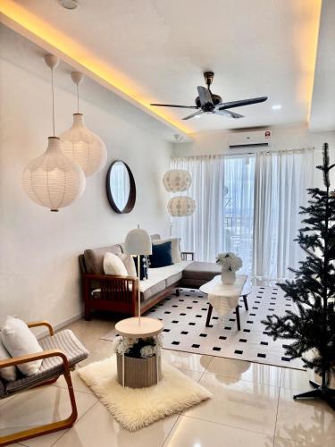 Dandelion 2BR Apt Near lake gardenにあるシーティングエリア