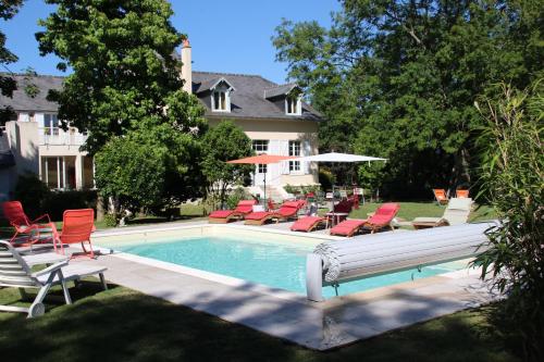 Bazén v ubytování La Villa Mirabelle 2min d'Arromanches-les-Bains nebo v jeho okolí