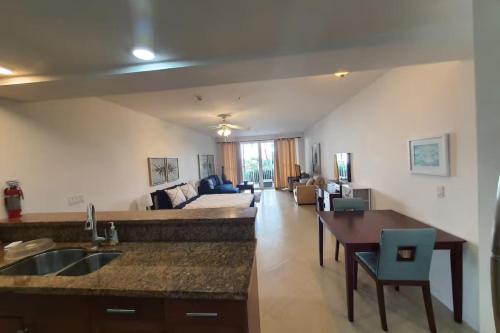 LUXURY VILLA Grace Bay Beach