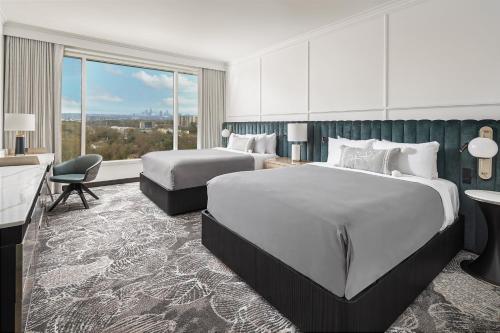 Letto o letti in una camera di InterContinental Buckhead Atlanta by IHG