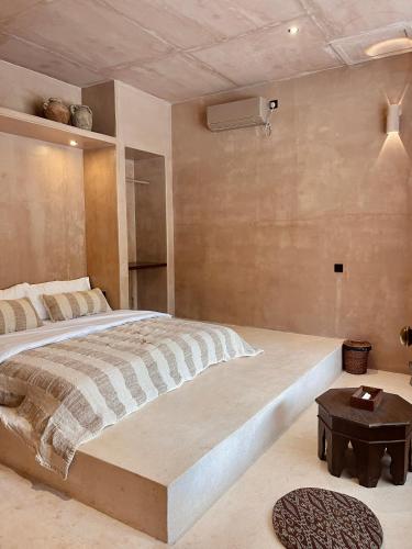 Кровать или кровати в номере Villa Alia By The Villas 100
