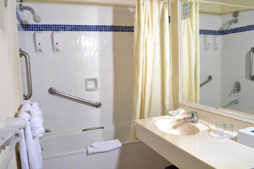 Blue Orchids Beach Hotel photo 3