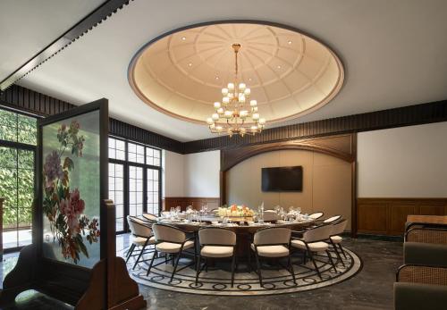 Ruang duduk di Moonrise Hotels Resorts