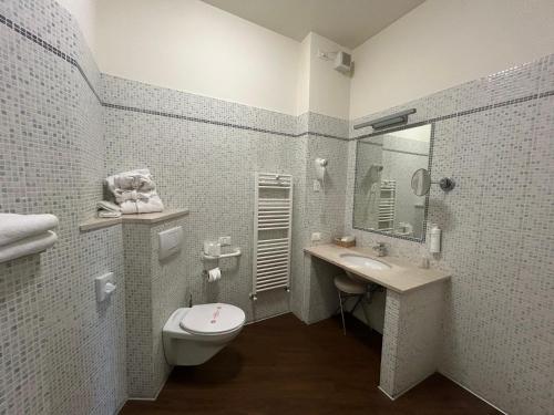 Ένα μπάνιο στο Best Western Cesena Hotel