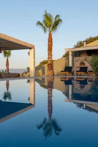 Royal Hill Villa - Private Pool - Sleeps 8