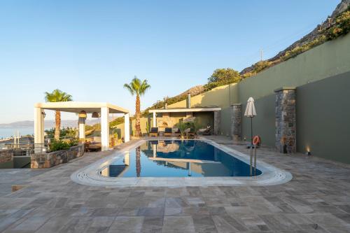 Royal Hill Villa - Private Pool - Sleeps 8