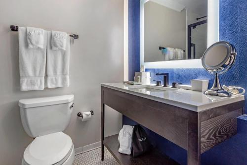 Vannituba majutusasutuses Bluegreen Vacations Hotel Blake, Ascend Resort Collection