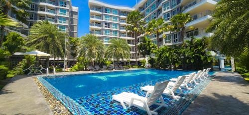 an image of the pool at the resort at Whale Marina Condominium in Na Jomtien